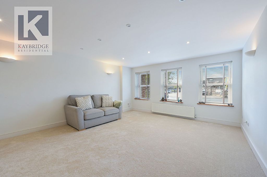 Property photo 3 of 16 Manor Green Road, Epsom - Kt19 8Ra