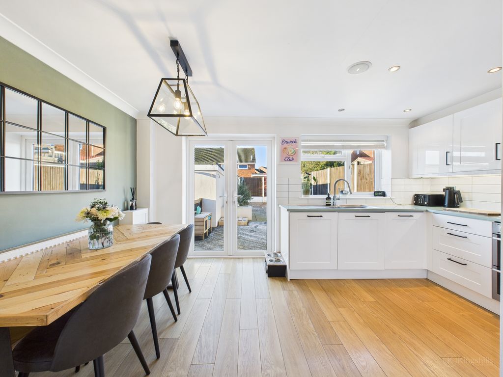 Property photo 3 of 11 Kitchen/Breakfast Room