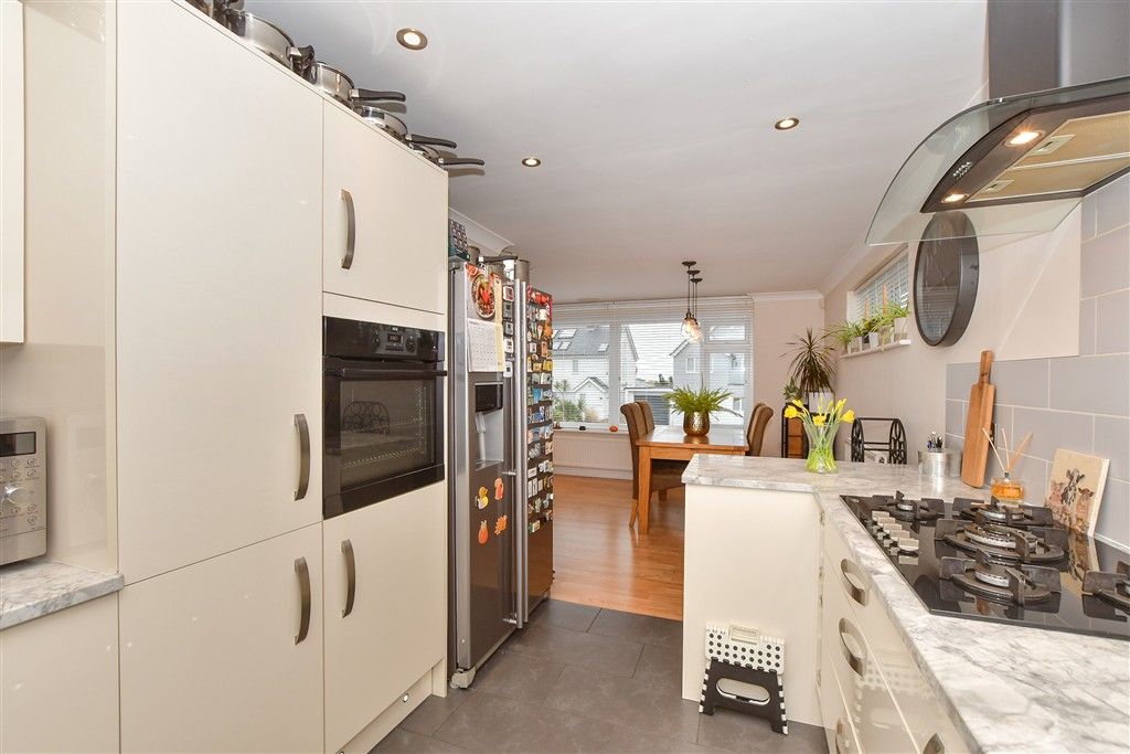 Property photo 3 of 14 Kitchen