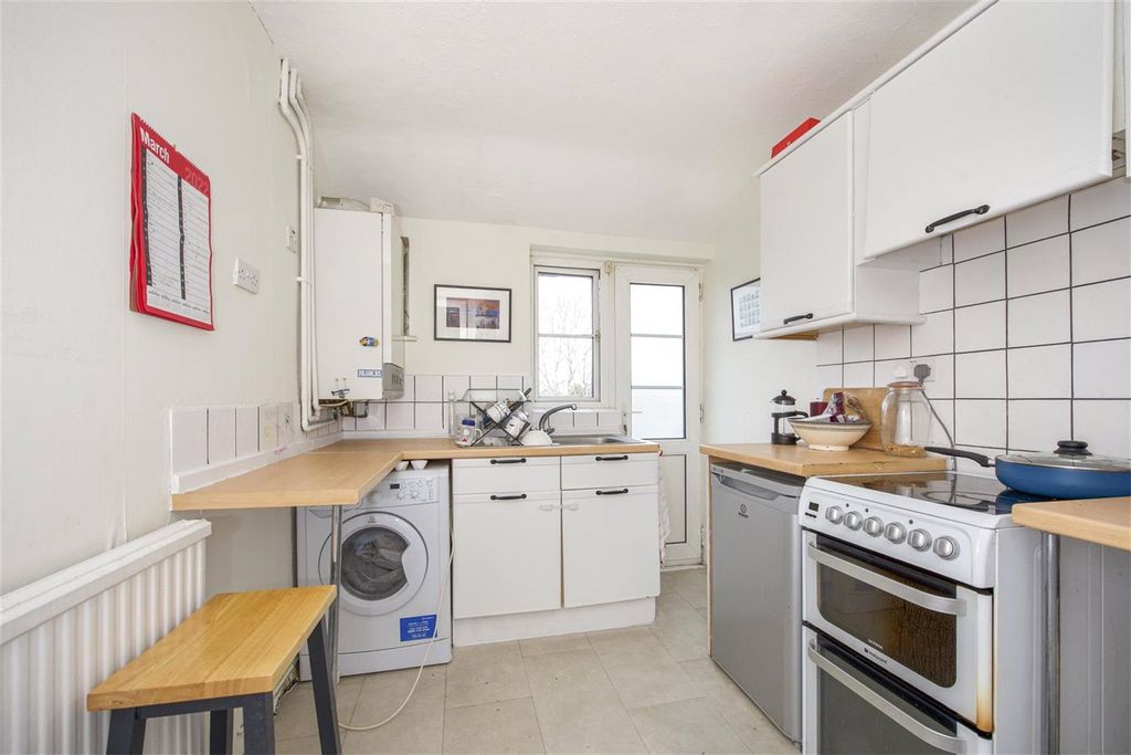 Property photo 3 of 7 4