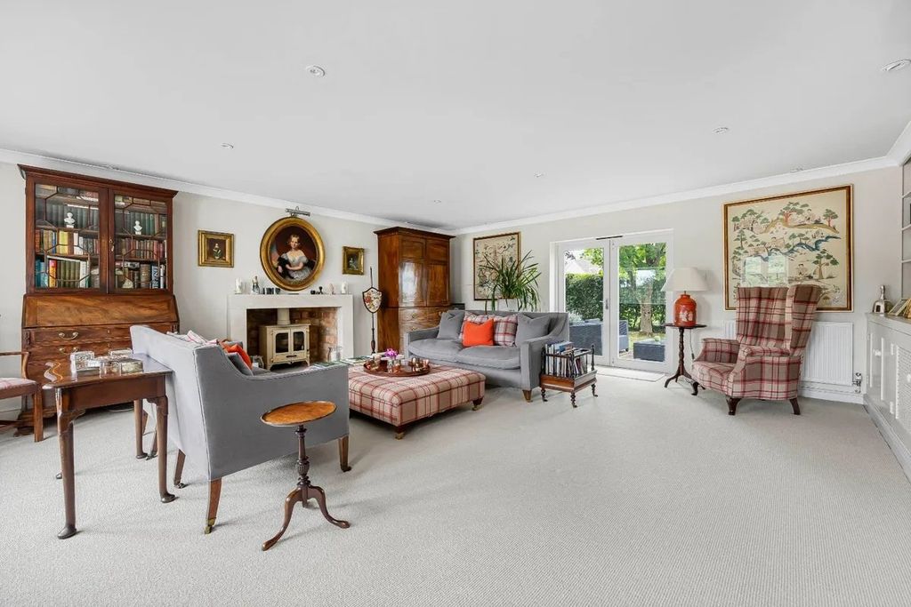 Property photo 3 of 22 Drawing Room