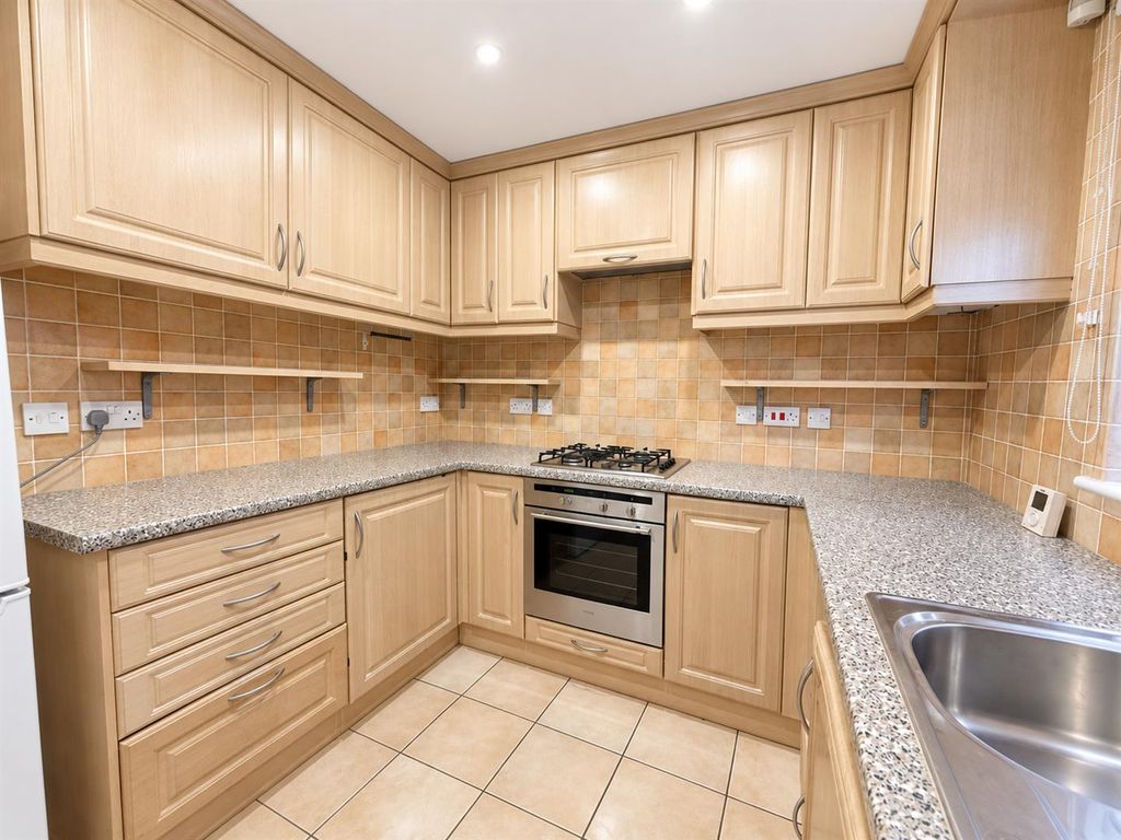 Property photo 2 of 8 Kitchen