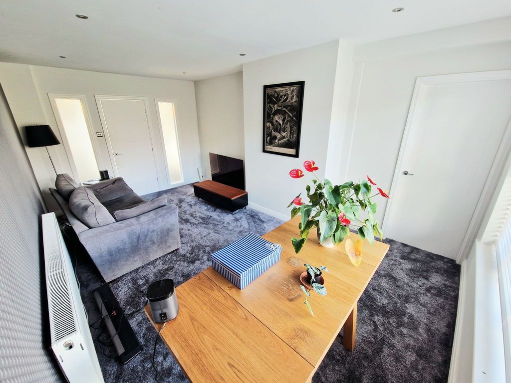 Property photo 2 of 30