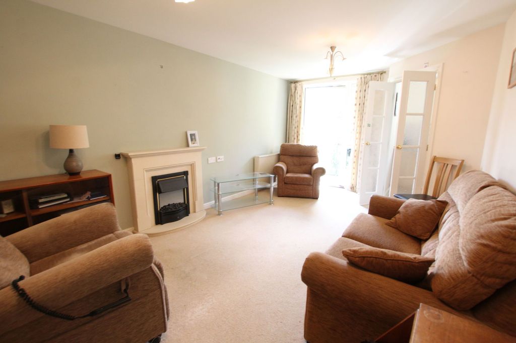 Property photo 2 of 12