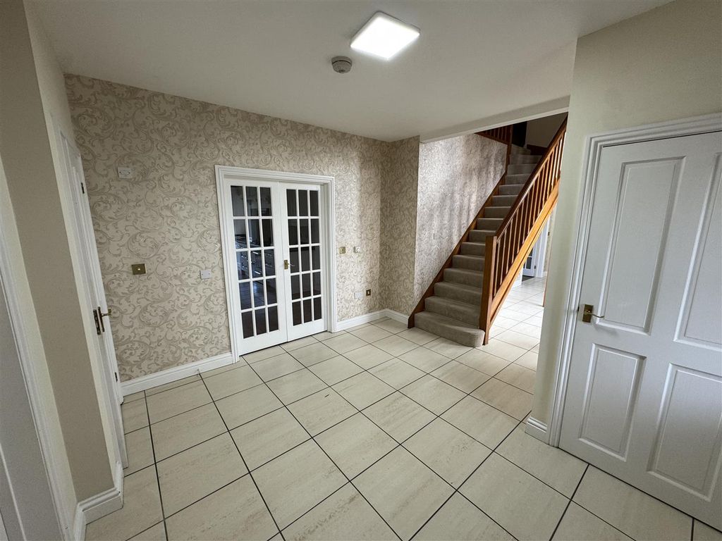 Property photo 3 of 54