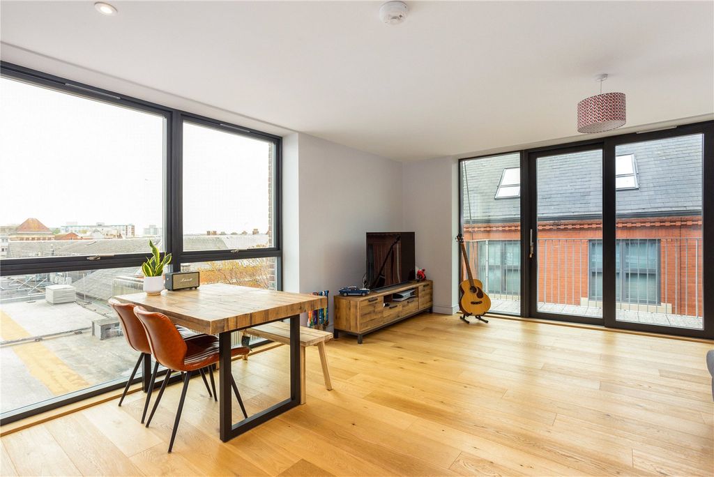 Property photo 2 of 8 Picture No. 04