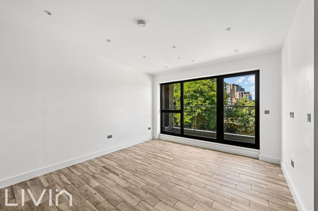 Property photo 2 of 8 2