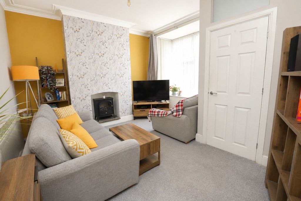 Property photo 3 of 24