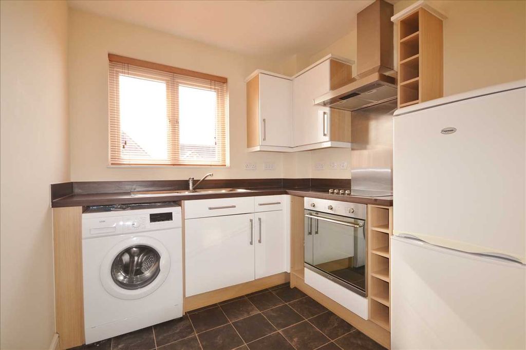 Property photo 3 of 6 Dining Kitchen