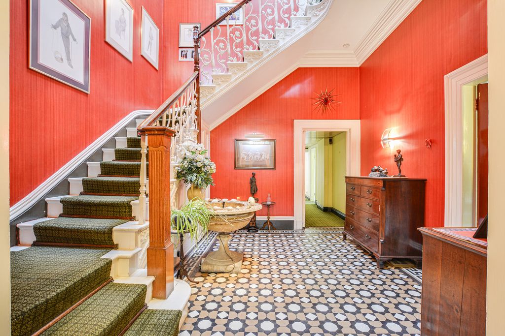 Property photo 2 of 30