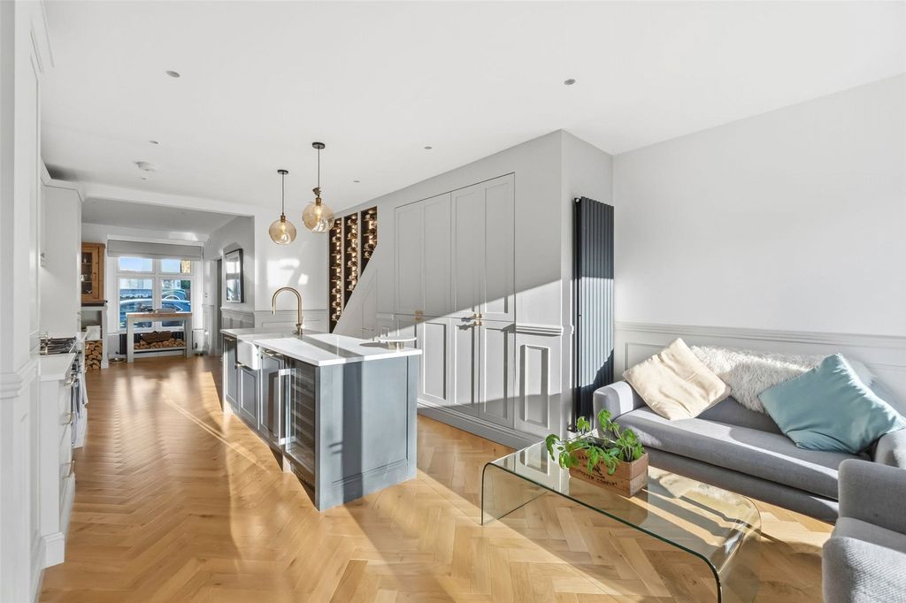 Property photo 3 of 11 Picture No. 06