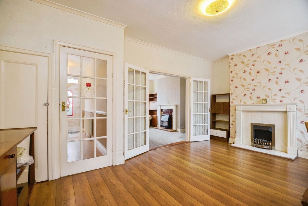 Property photo 3 of 17 Photo