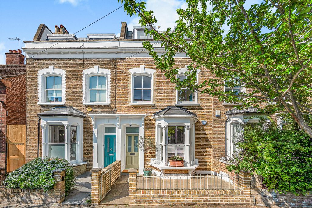 Property photo 1 of 17 Image