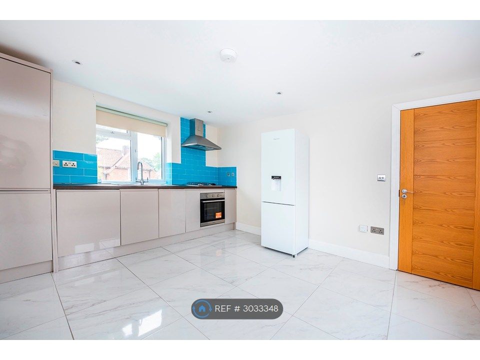 Property photo 2 of 31