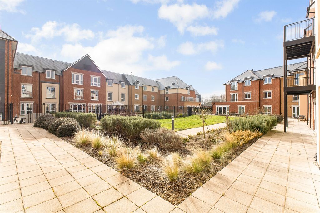 Property photo 1 of 19