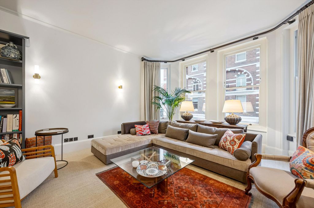 Property photo 3 of 17 Image