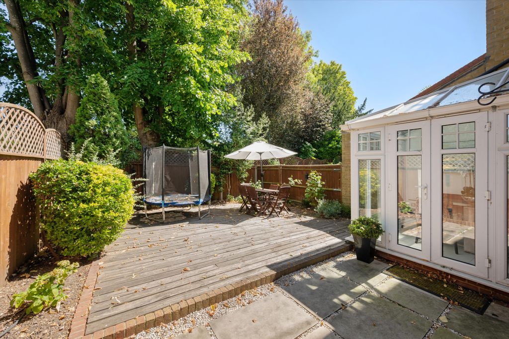Property photo 2 of 18 Image