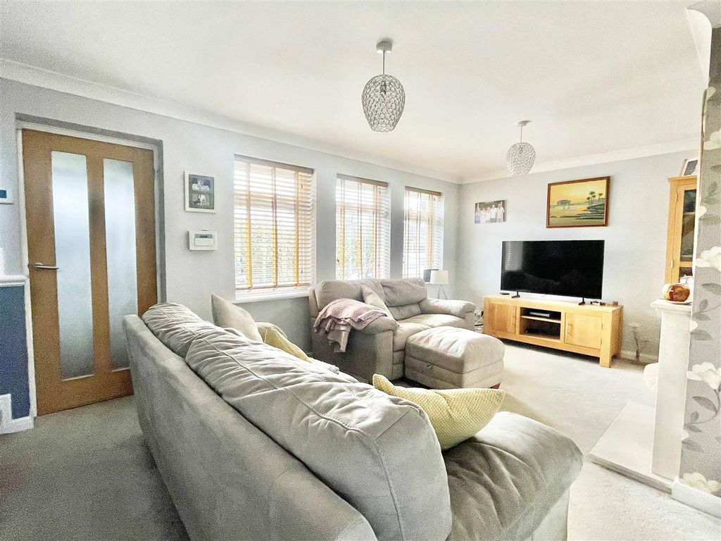 Property photo 2 of 16 l1.Jpg