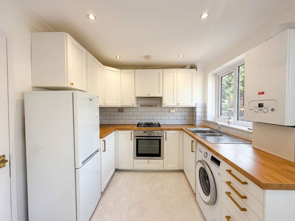 Property photo 1 of 12 Kitchen