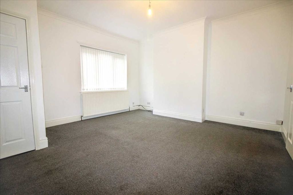 Property photo 2 of 7 Lounge