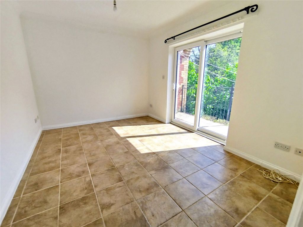 Property photo 2 of 8 Picture No. 07