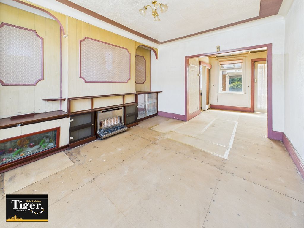 Property photo 2 of 11 Cam02176G0-Pr0632-Still001