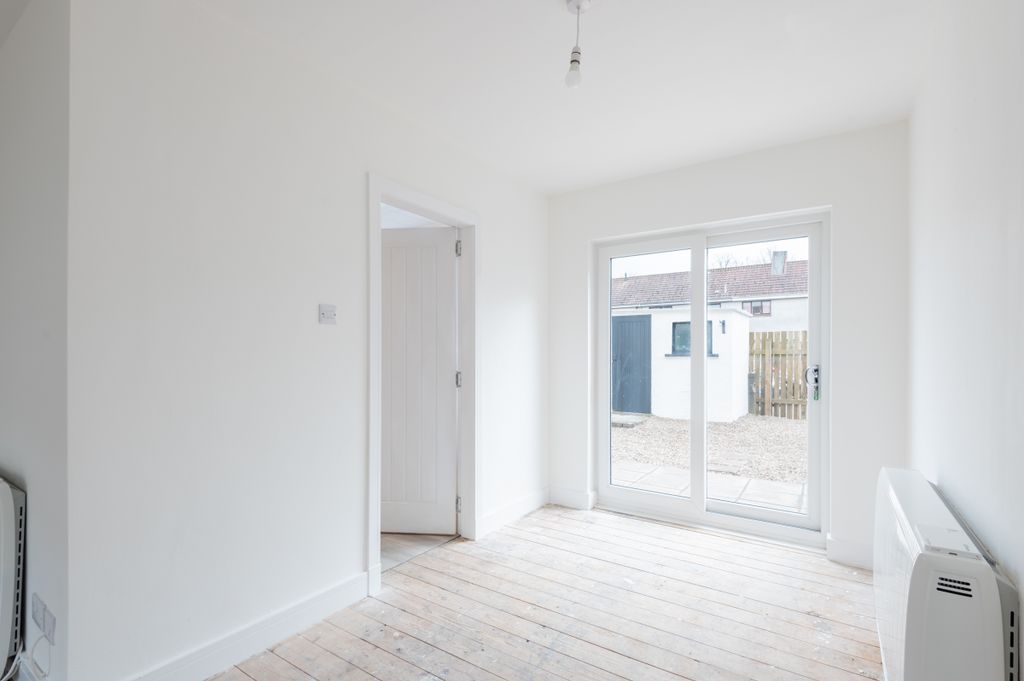 Property photo 3 of 23