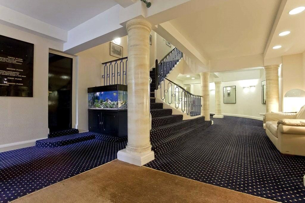 Property photo 2 of 9 Picture No. 12