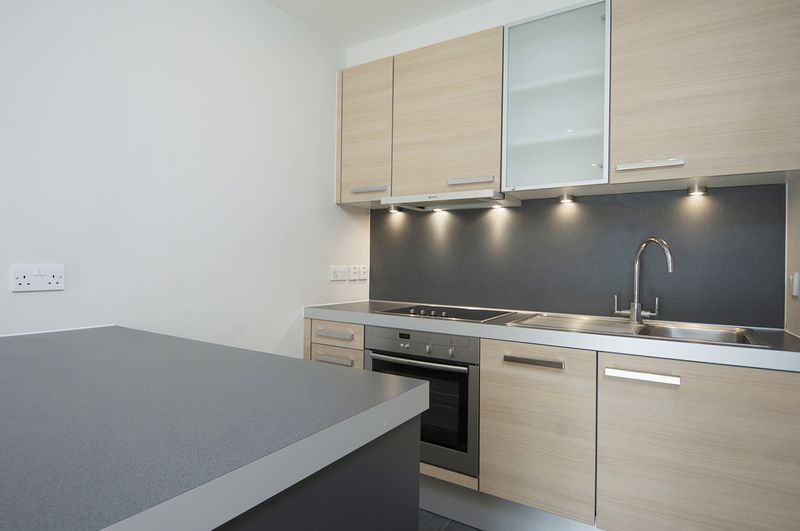 Property photo 3 of 9 Photo 6