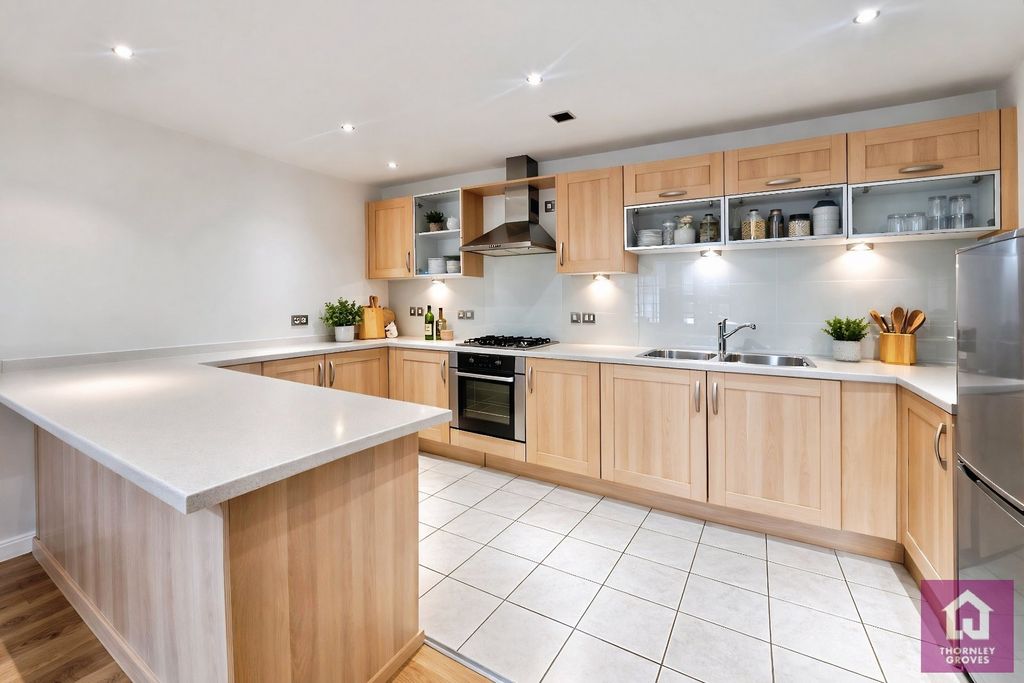 Property photo 2 of 14 Picture No. 10