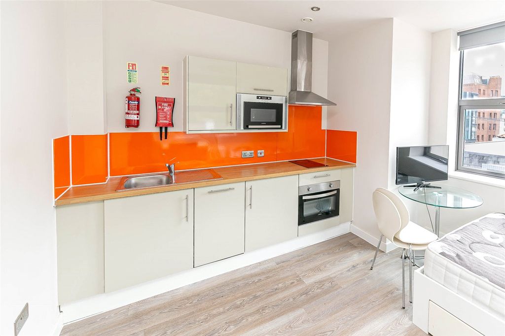 Property photo 3 of 11 Picture No. 35