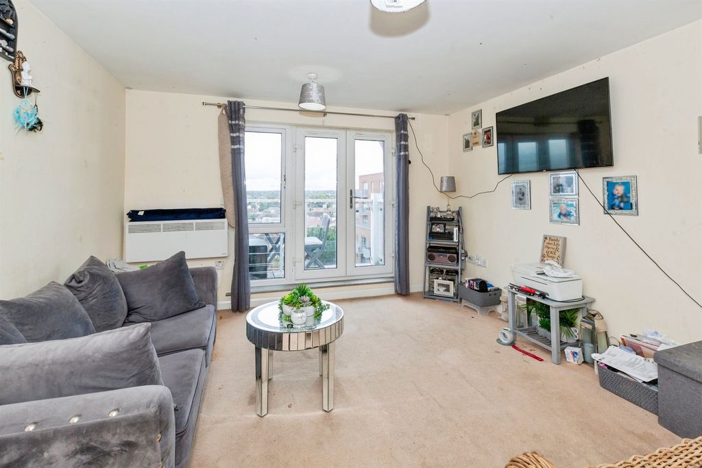 Property photo 2 of 13