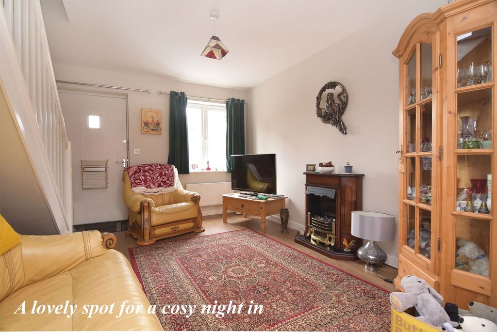 Property photo 2 of 11