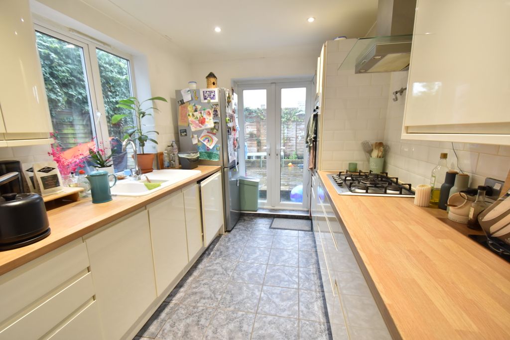 Property photo 2 of 13 Kitchen 1