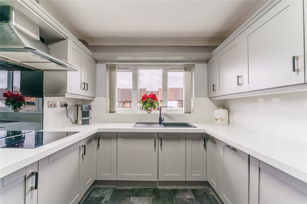 Property photo 2 of 27 Picture No. 09