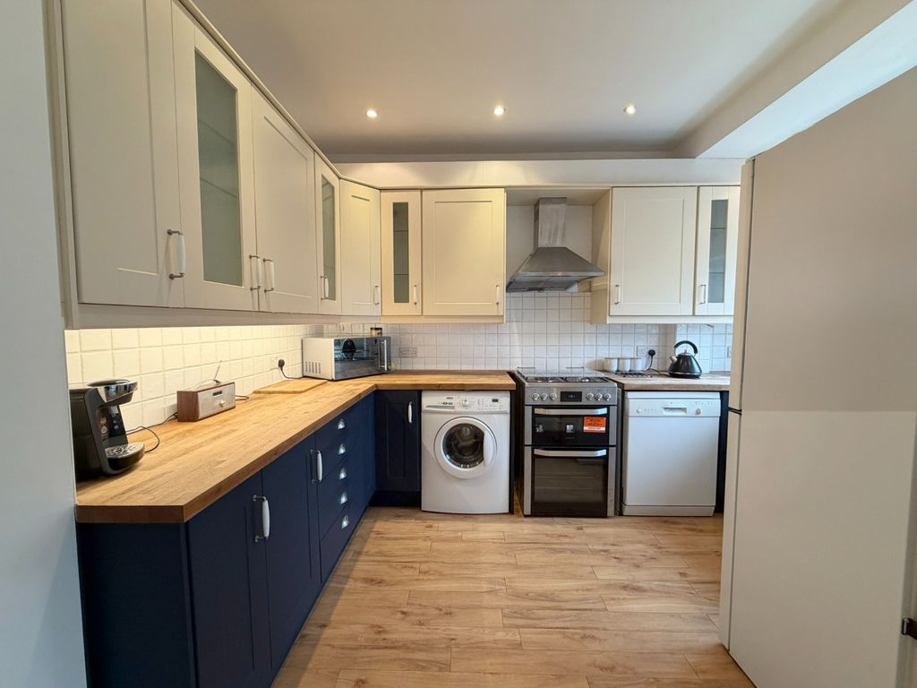 Property photo 3 of 17 4793534