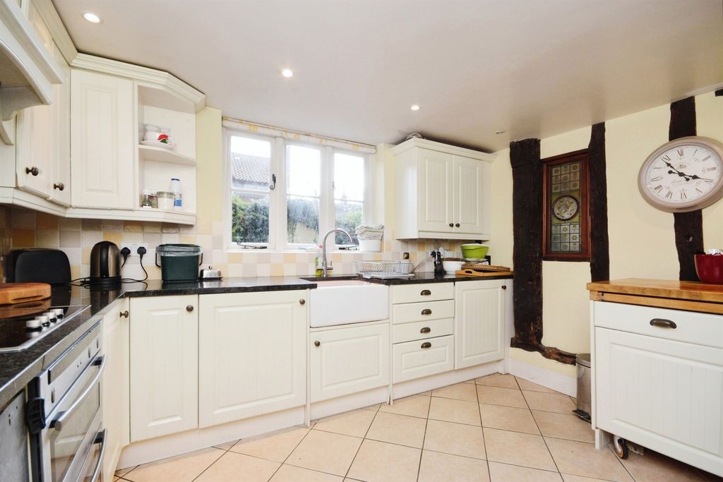 Property photo 2 of 16