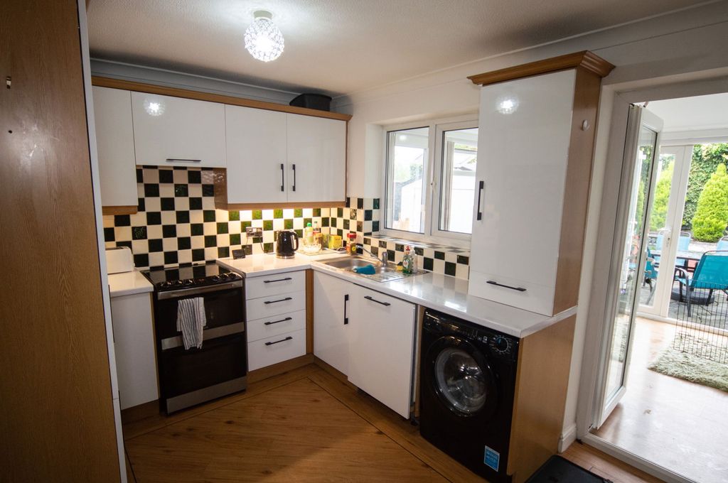 Property photo 3 of 17