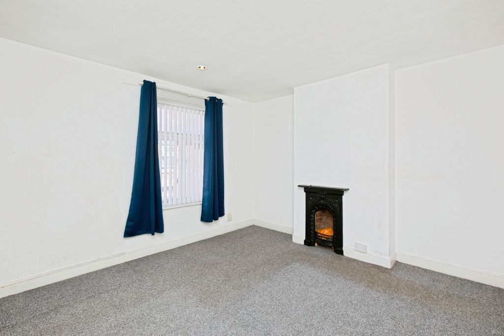Property photo 3 of 12 Pbox-Img.Jpg