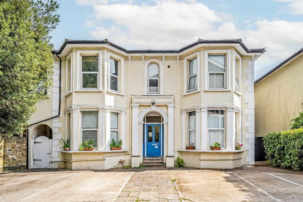 Property photo 1 of 10
