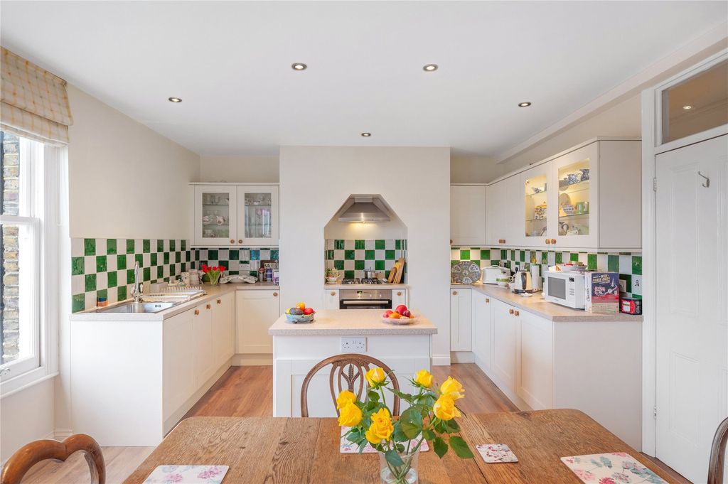 Property photo 1 of 17 Picture No. 06