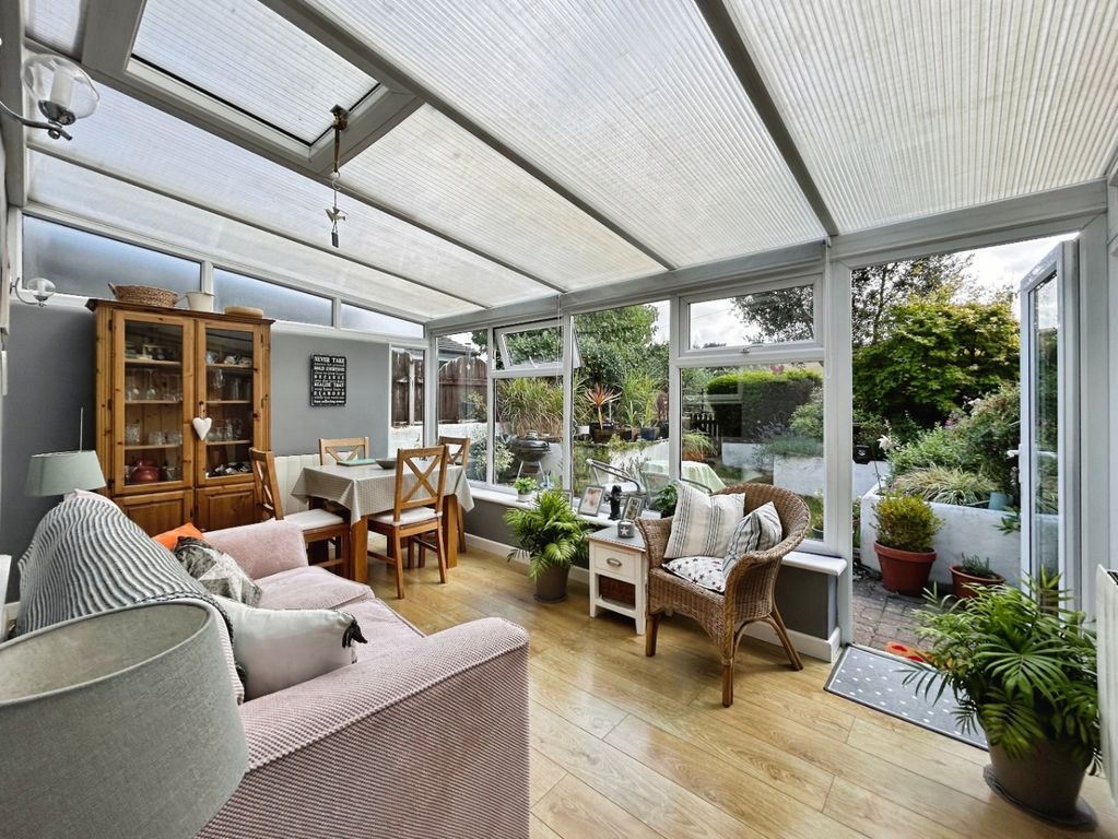 Property photo 2 of 16 4946545