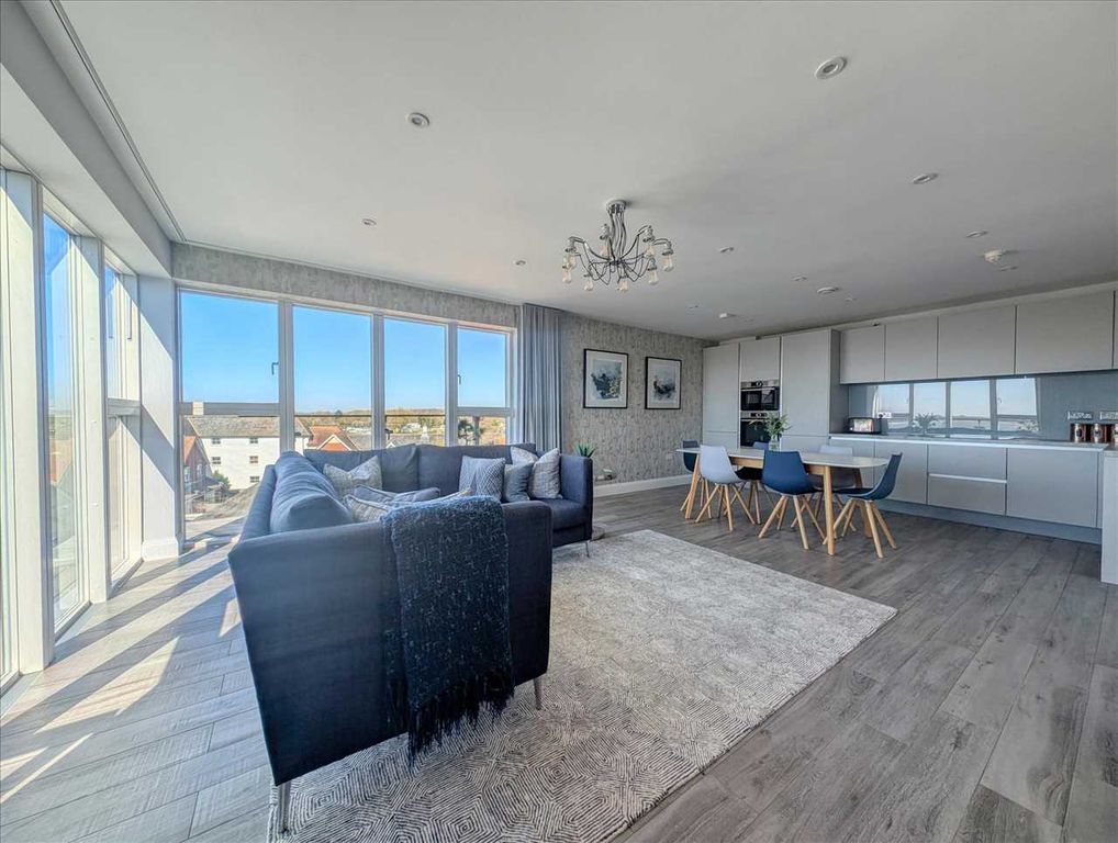 Property photo 3 of 15 Living / Kitchen / Dining