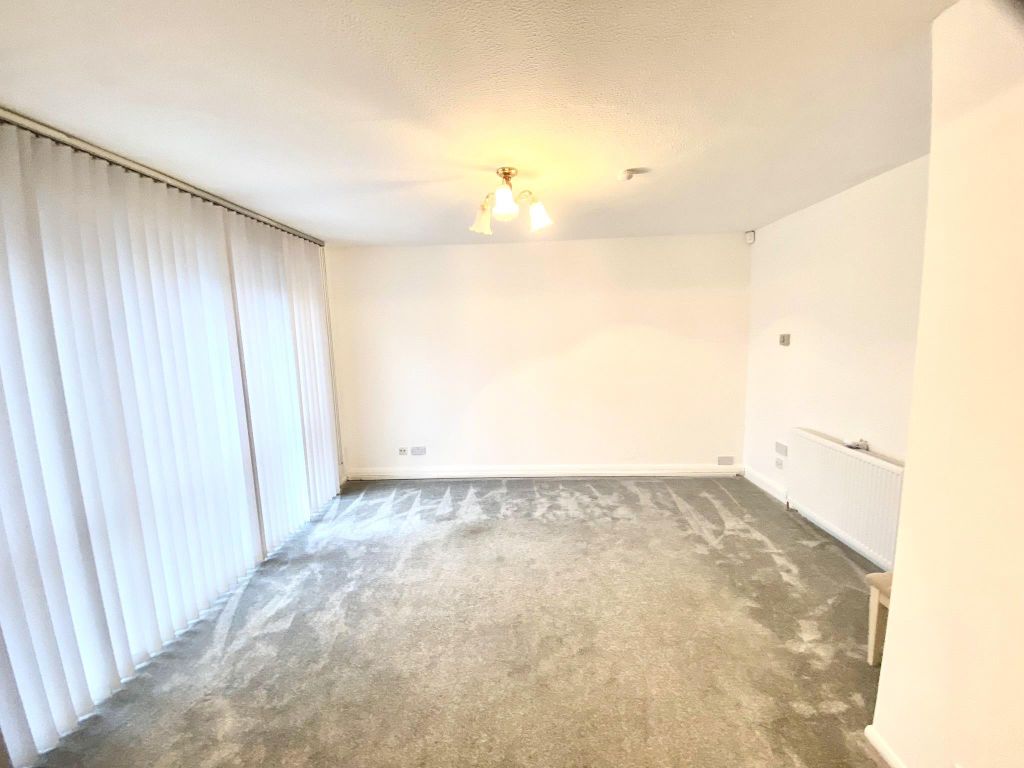Property photo 3 of 14 Living Room