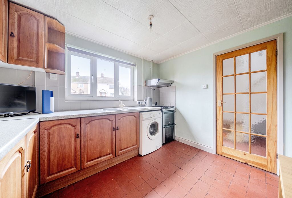 Property photo 2 of 12 1400529-1-6968c30...