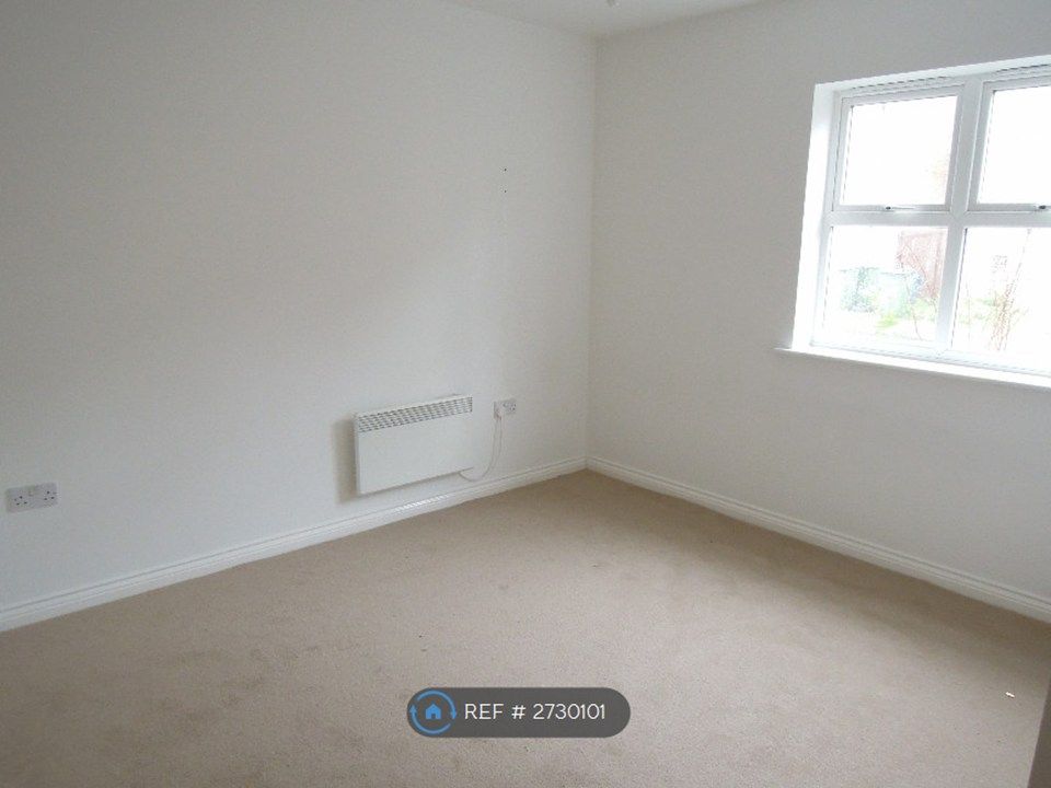 Property photo 3 of 5 1st Bedroom