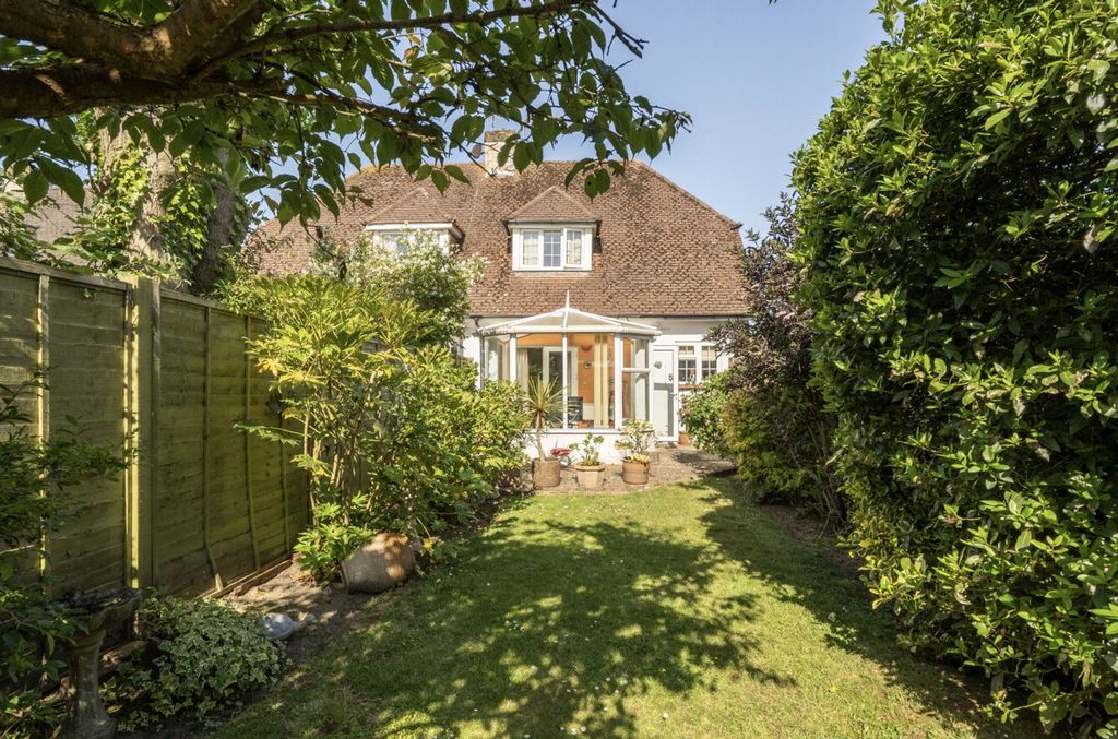 Property photo 2 of 19