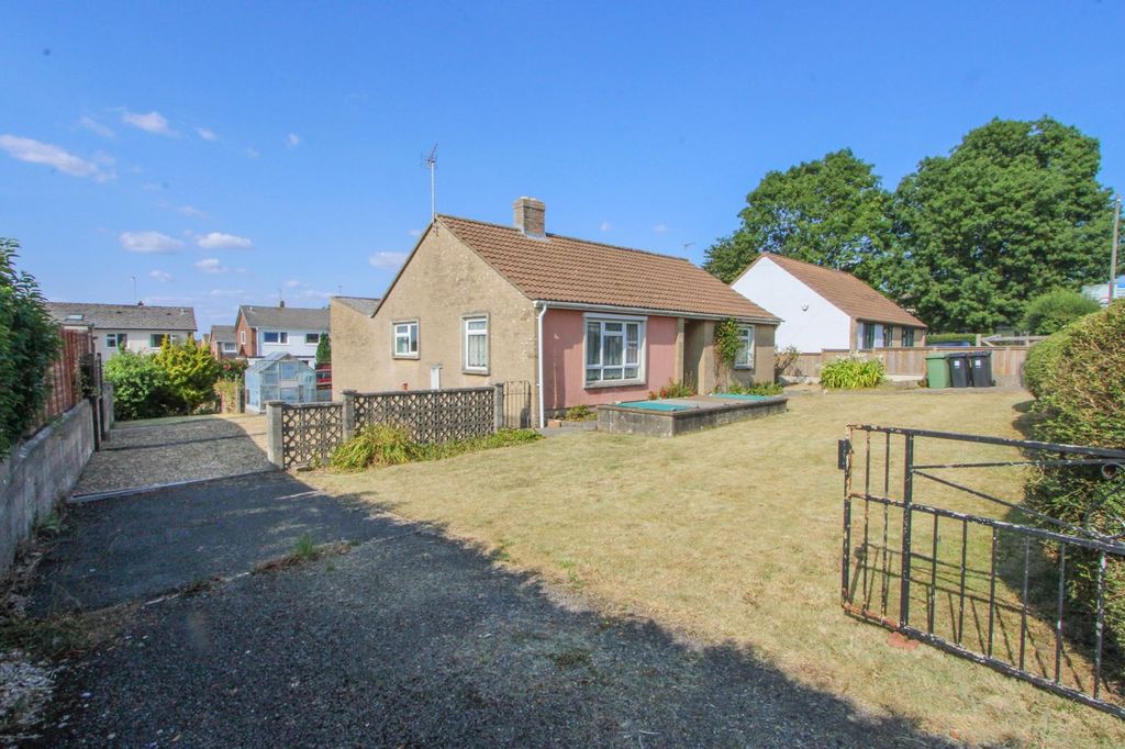 Property photo 1 of 18