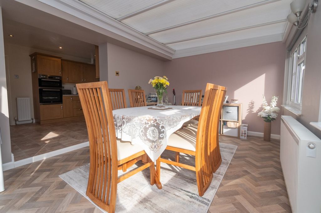 Property photo 3 of 10 Picture 3