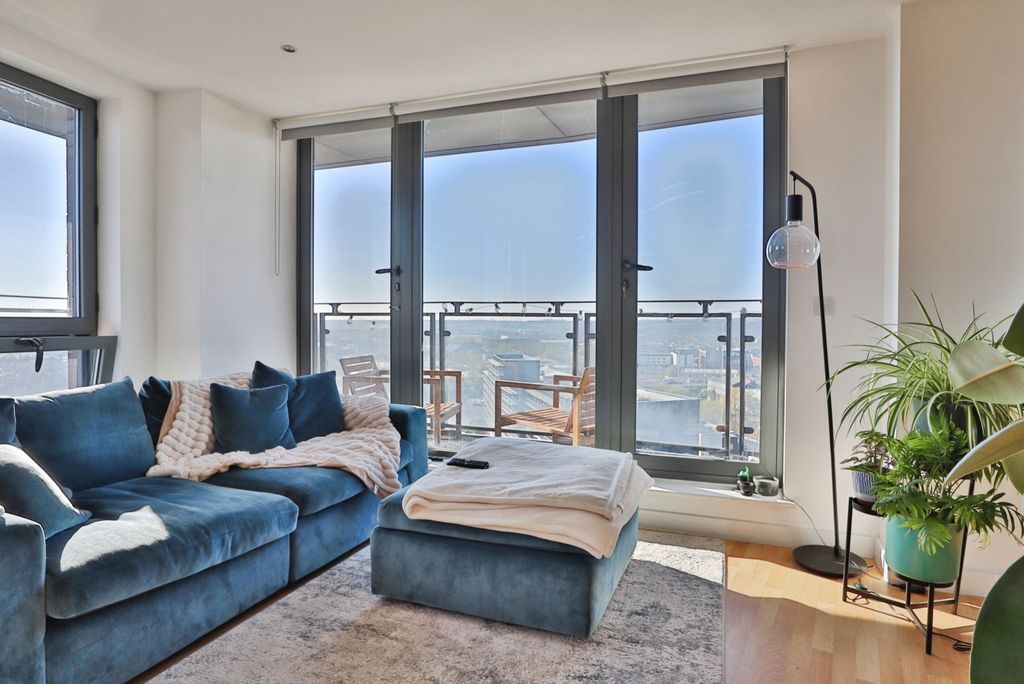 Property photo 2 of 14 Pbox-Img.Jpg